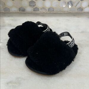 UGG Black Fluffy Infant Sandals